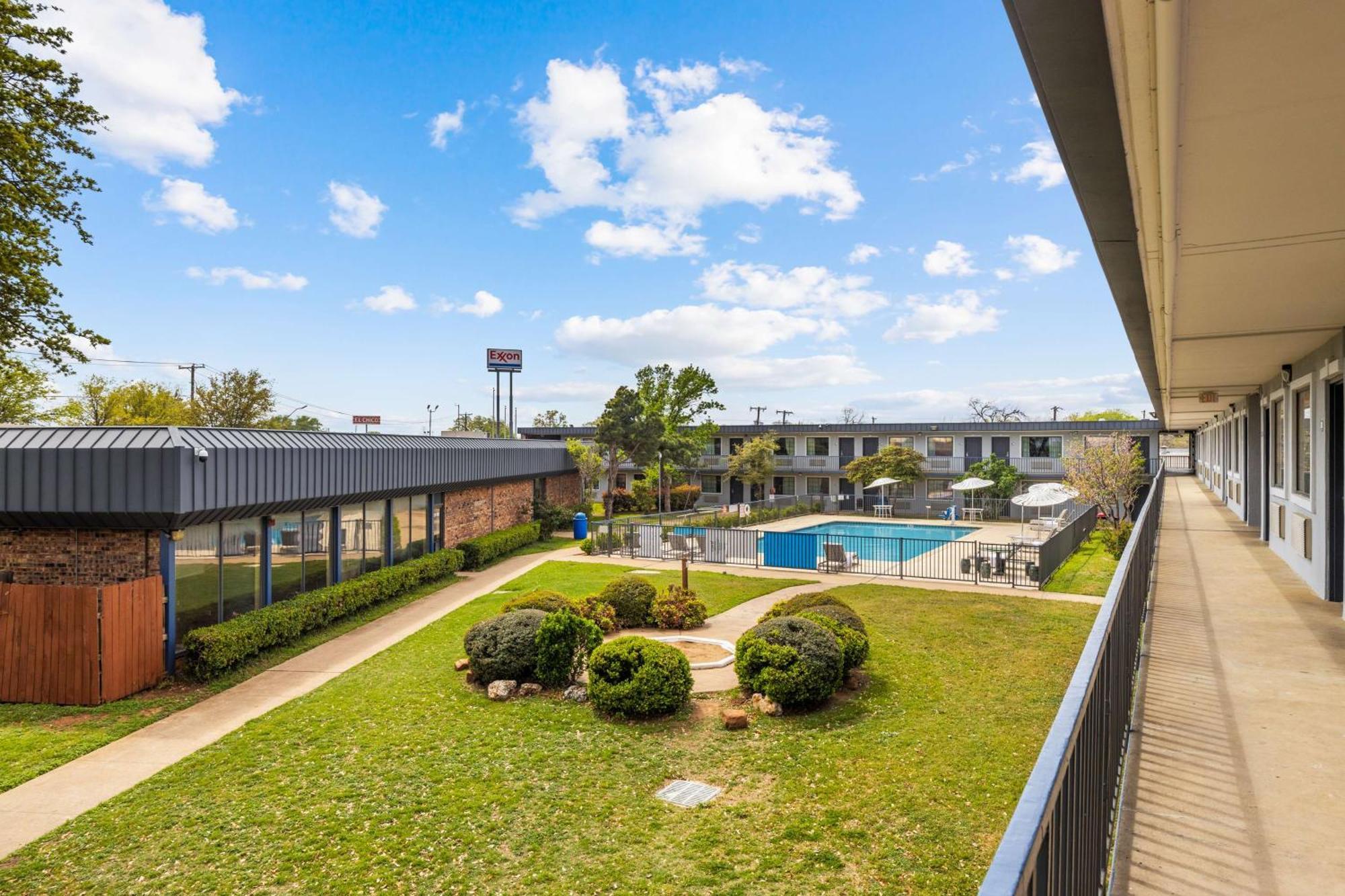 Americas Best Value Inn Fort Worth/Hurst Richland Hills Exterior foto